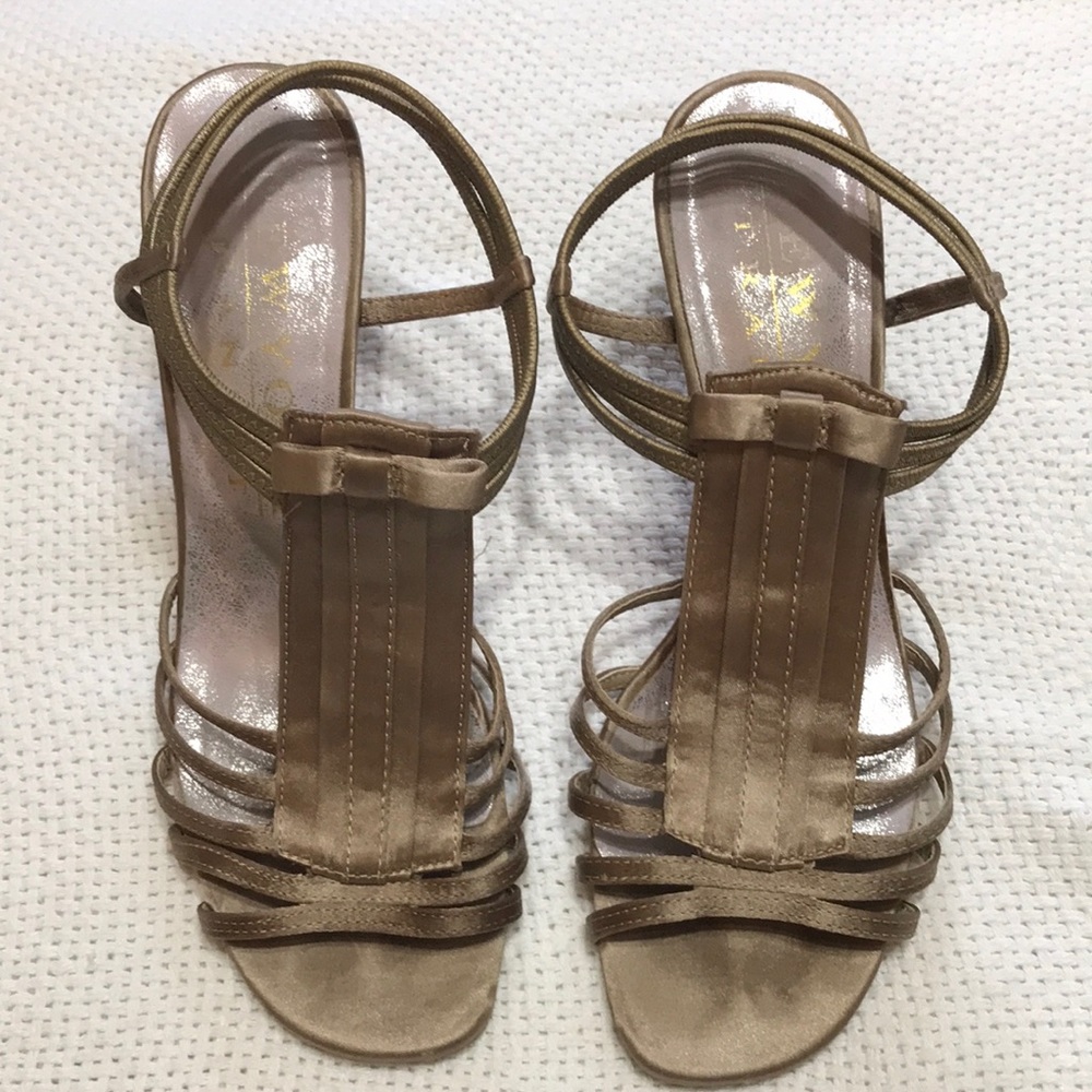 New York Transit Champagne High Heels Size 7